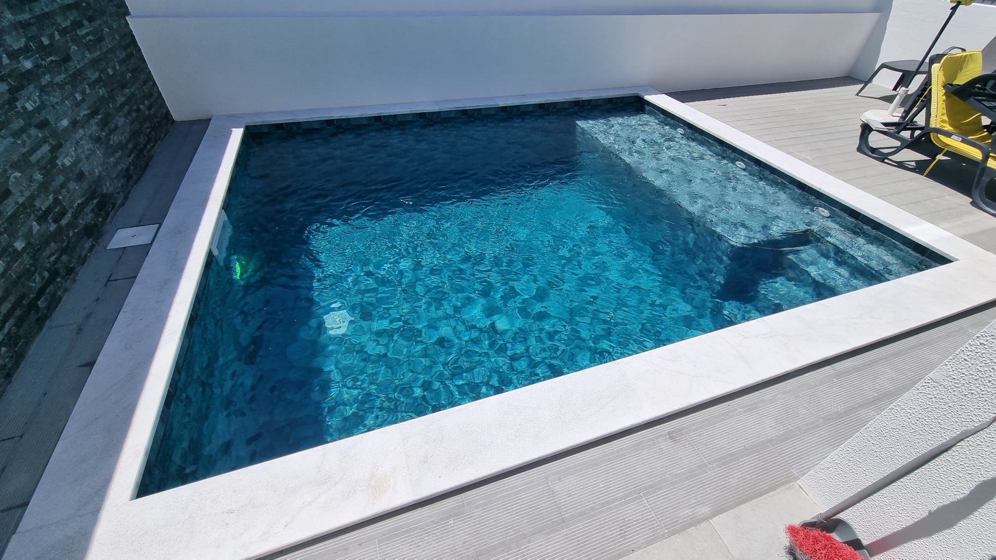 Ruceel – Piscina em Fernão Ferro Ruceel - Piscina em Fernão Ferro